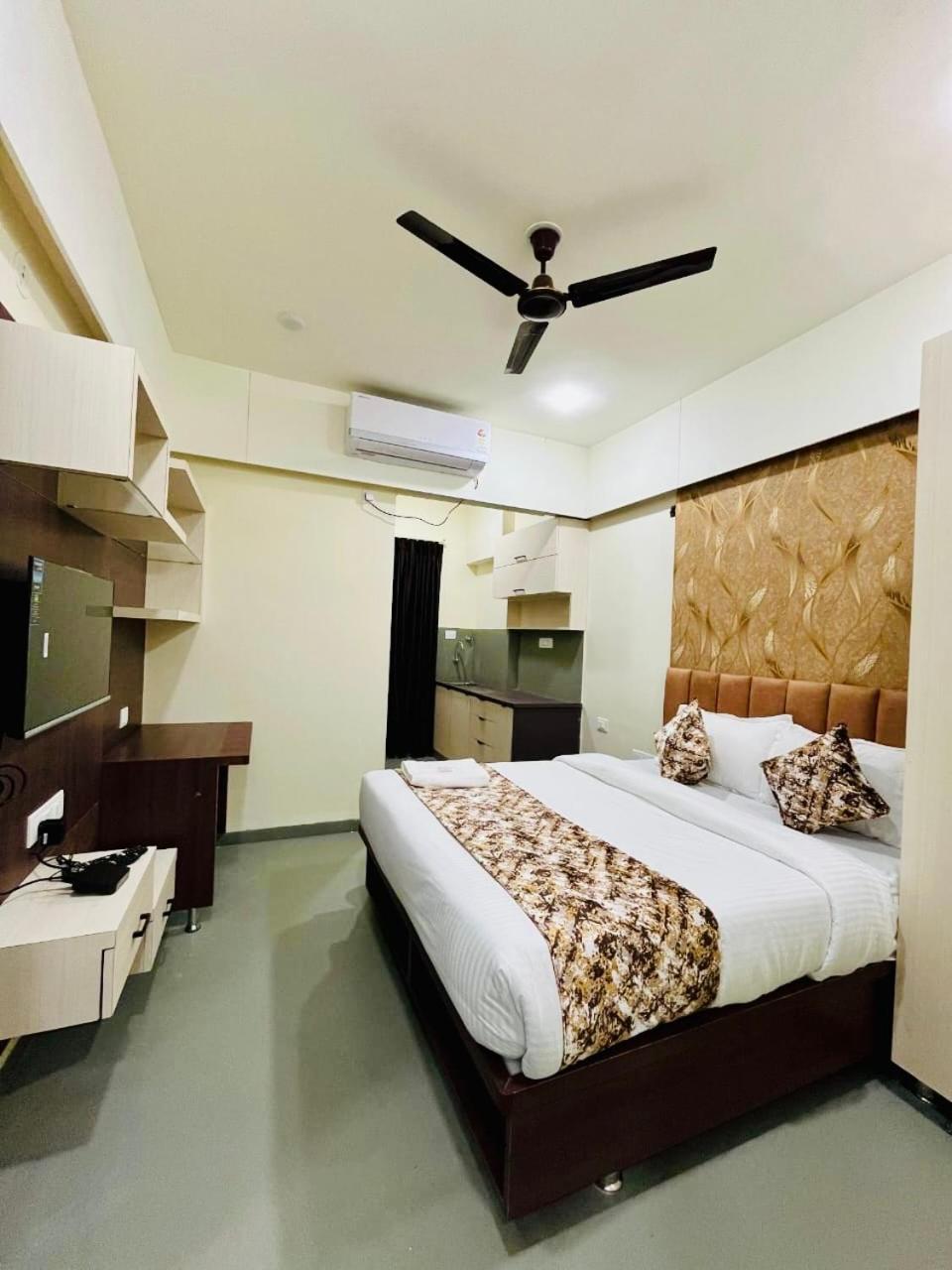 Nexus Hotel *